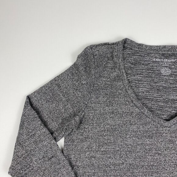 American Eagle Womens Soft and Sexy Plush V Neck shirt Sz Medium Gray Casual - Picture 2 of 9